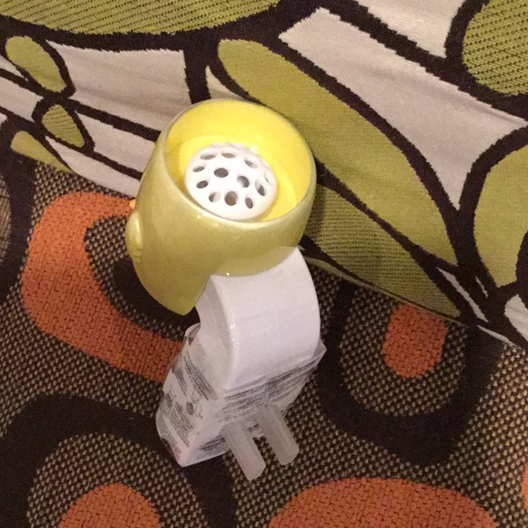 NWT 🐣 Bath and Body Works Easter Chick Wallflower Plug - Picture 4 of 8